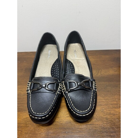 Thom McAn Women's Francis Black Dress Pump Kitten Heel Shoes Wide Width - Picture 2 of 9